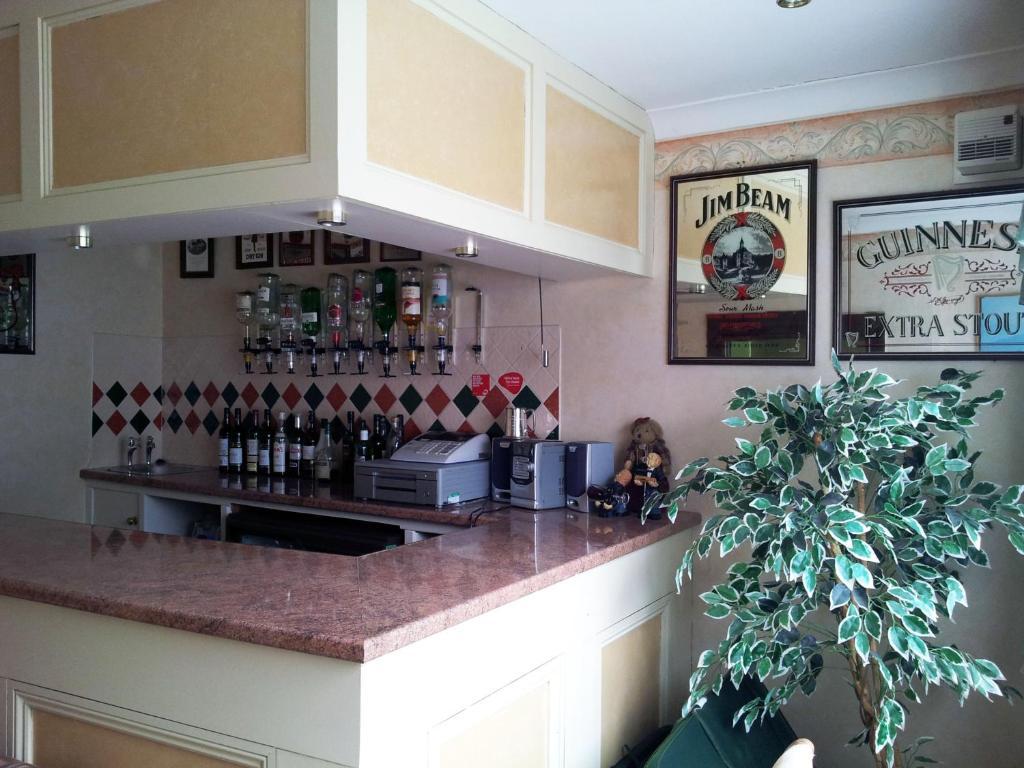 Roseglen Hotel Шанклин Екстериор снимка