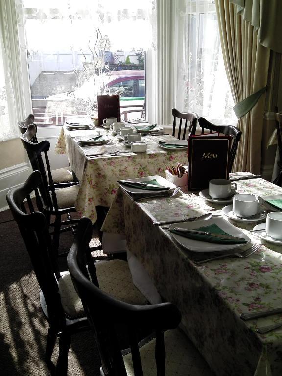 Roseglen Hotel Шанклин Екстериор снимка