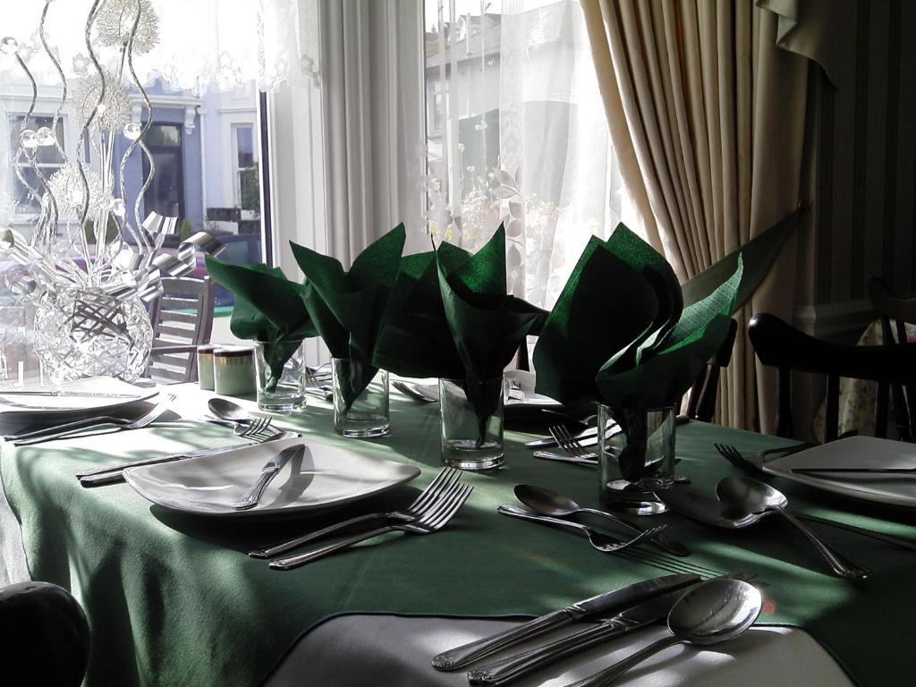 Roseglen Hotel Шанклин Екстериор снимка