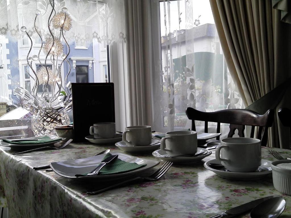 Roseglen Hotel Шанклин Екстериор снимка